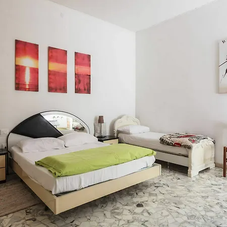 Bed & Breakfast‎ Asinelli Frühstückspension