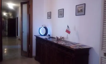 Bed & Breakfast‎ Asinelli 3*
