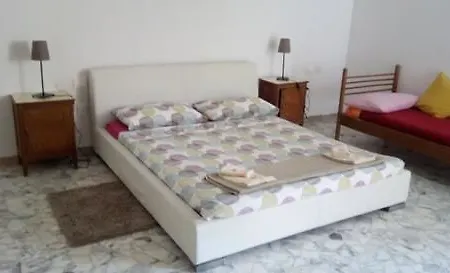 Bed & Breakfast‎ Asinelli Bed and Breakfast Μπολόνια