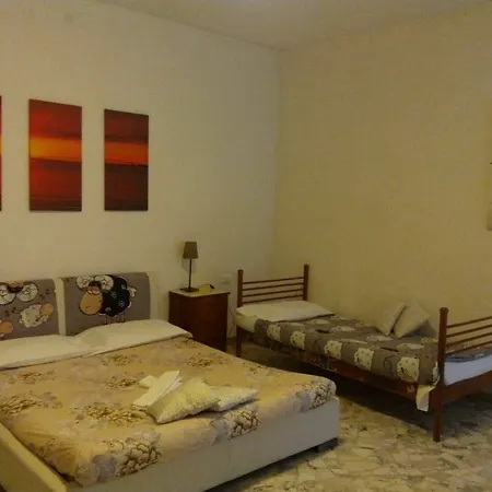 Bed & Breakfast‎ Asinelli Bed and Breakfast 3*