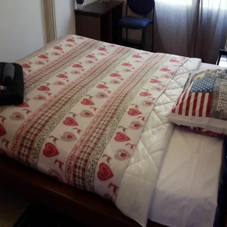 Bed & Breakfast‎ Asinelli 3*