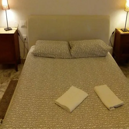 Bed & Breakfast‎ Asinelli 3* Bologne