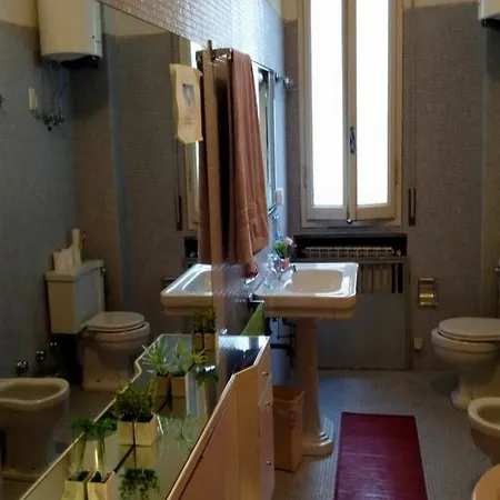 Couette-café Bed & Breakfast‎ Asinelli Bologne
